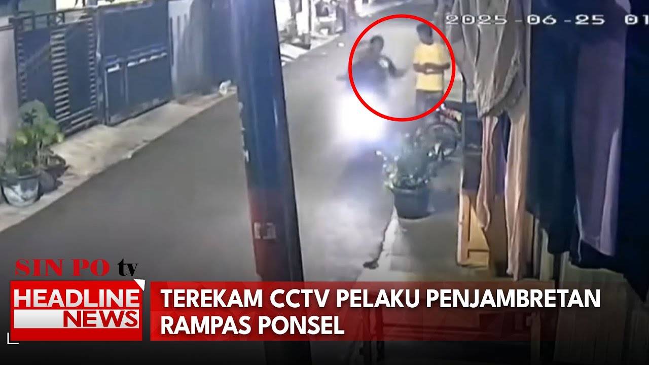 Terekam CCTV Pelaku Penjambretan Rampas Ponsel