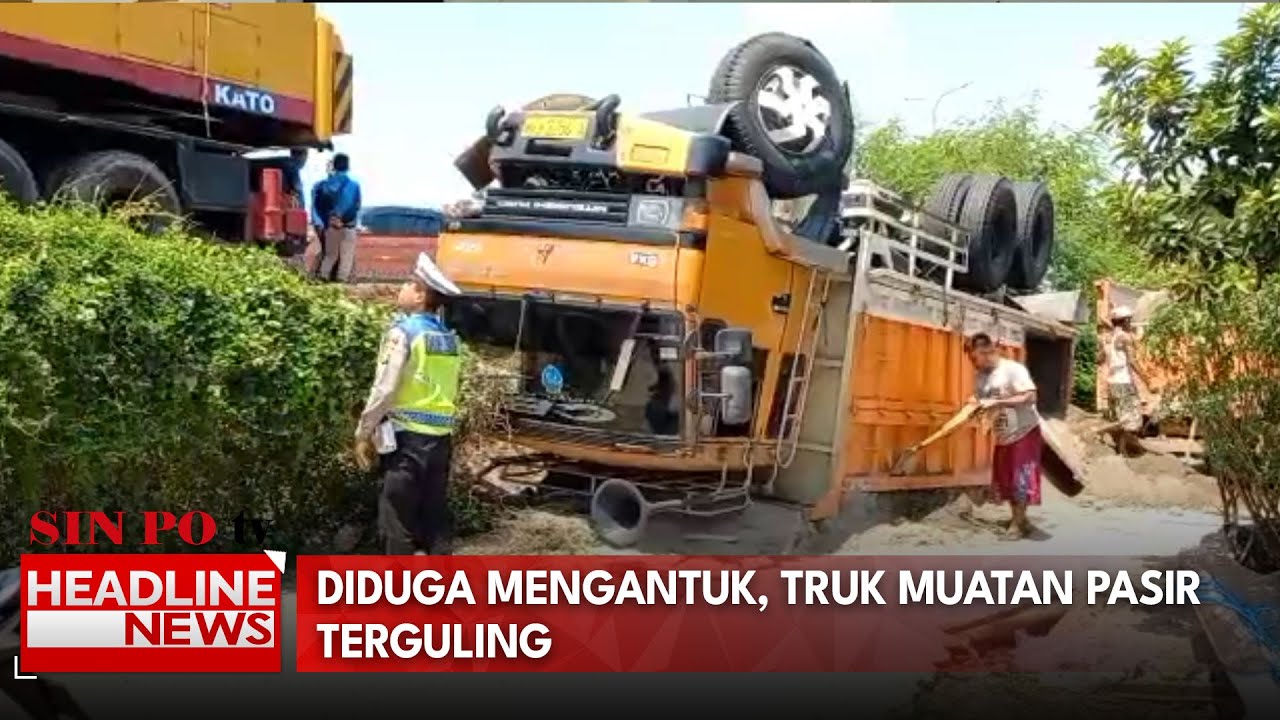 Diduga Mengantuk, Truk Muatan Pasir Terguling