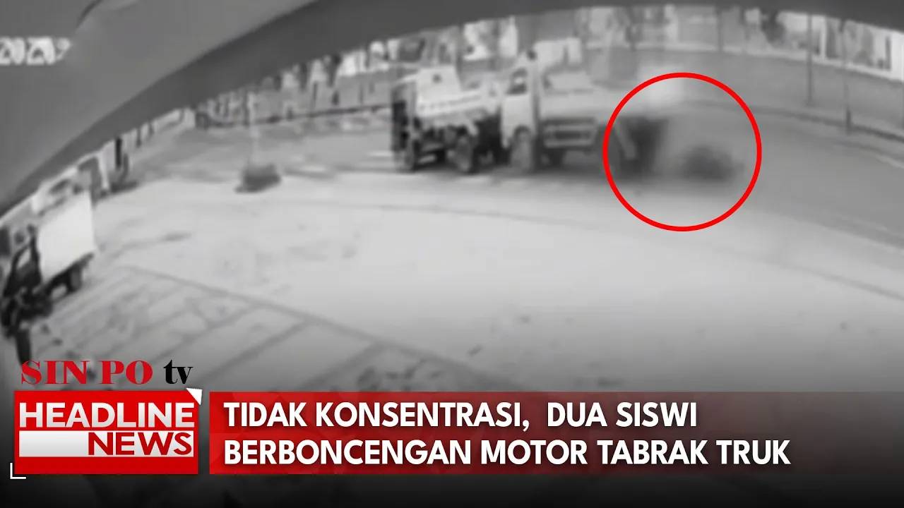 Tidak Konsentrasi, 2 Siswi Berboncengan Motor Tabrak Truk