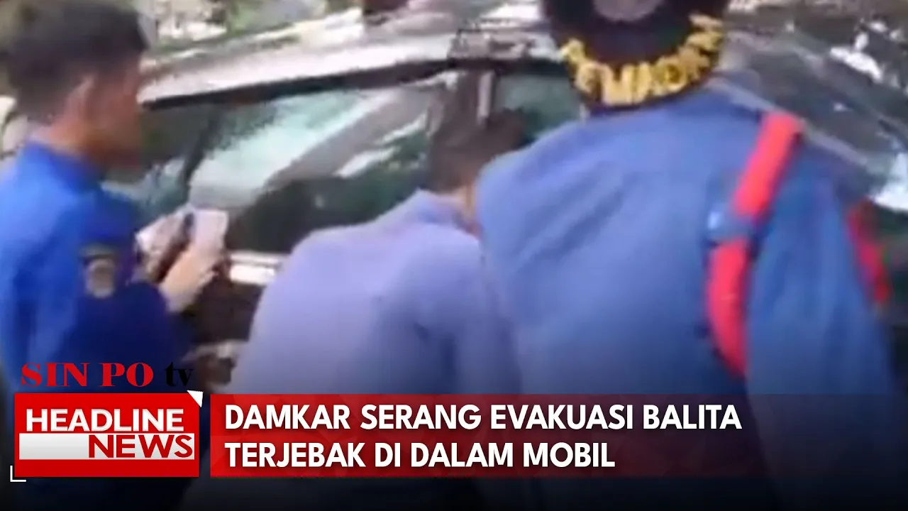 Damkar Serang Evakuasi Balita Terjebak Di Dalam Mobil