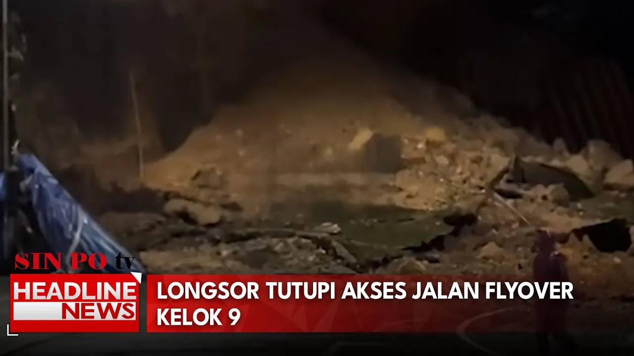 Longsor Tutupi Akses Jalan Flyover Kelok 9