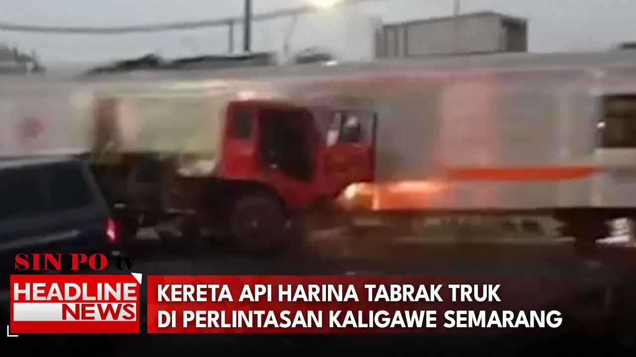 Kereta Api Harina Tabrak Truk Di Perlintasan Kaligawe Semarang