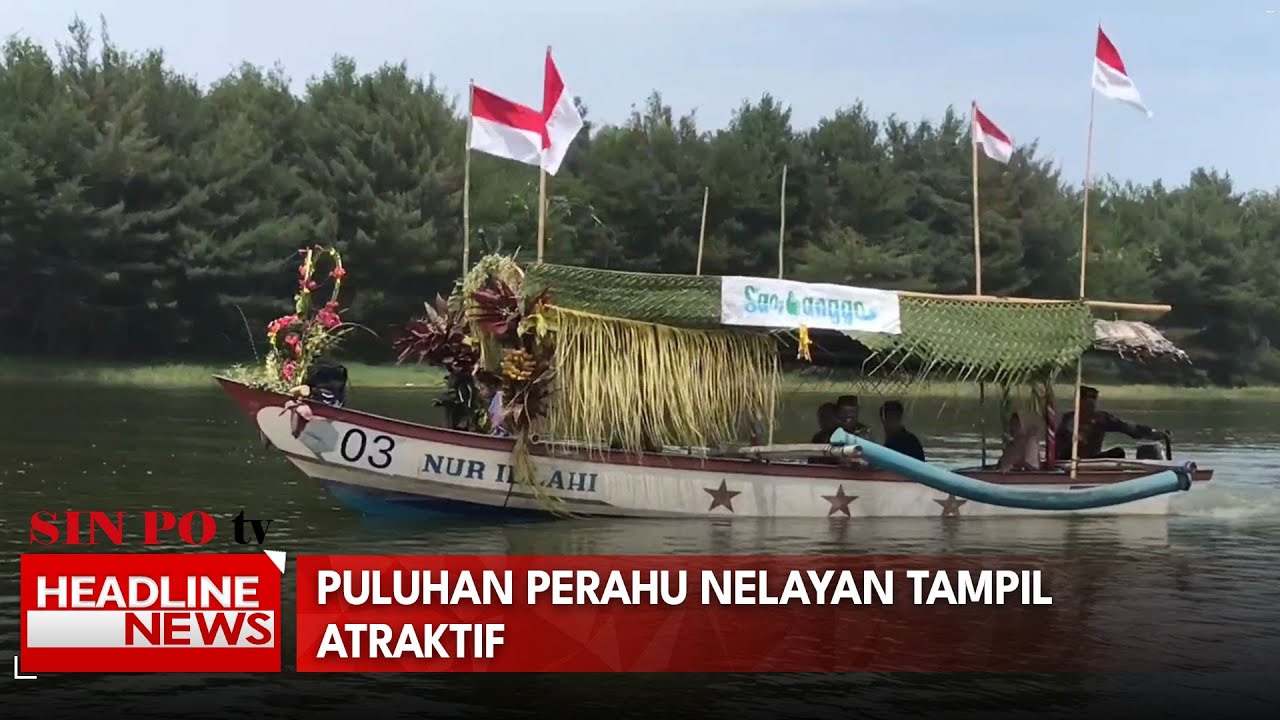 Puluhan Perahu Nelayan Tampil Atraktif