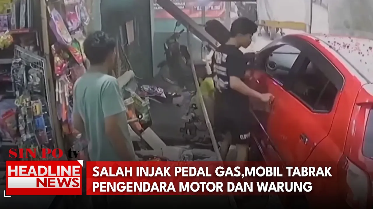 Salah Injak Pedal Gas,Mobil Tabrak Pengendara Motor Dan Warung