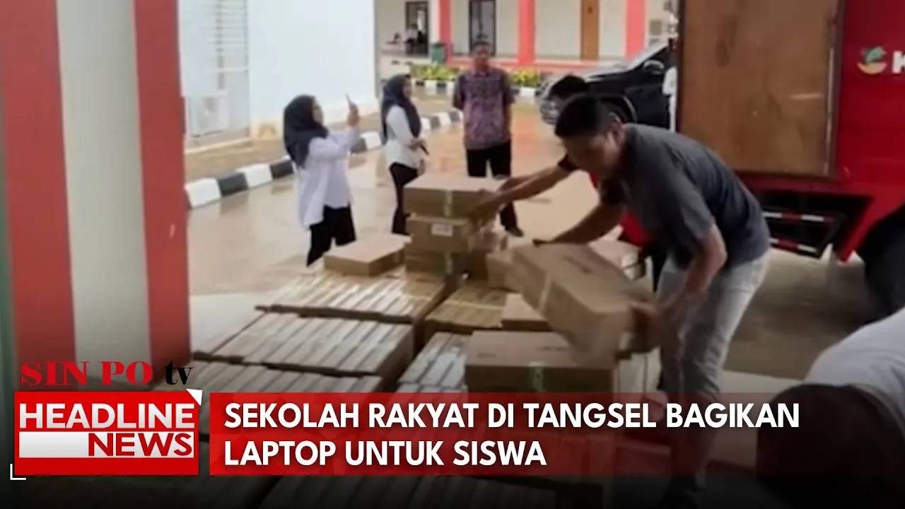 Sekolah Rakyat Di Tangsel Bagikan Laptop Untuk Siswa