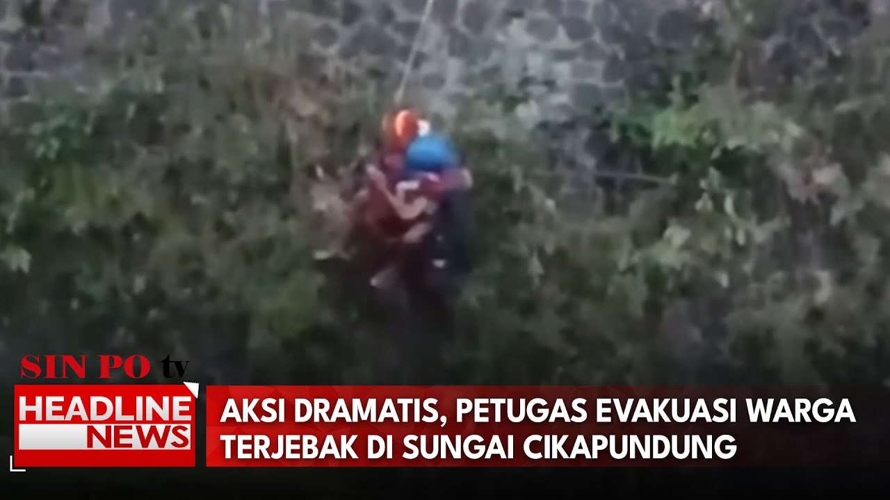 Aksi Dramatis, Petugas Evakuasi Warga Terjebak Di Sungai Cikapundung