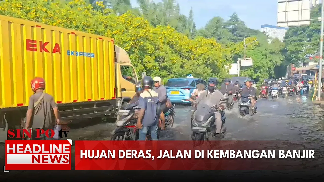 Hujan Deras, Jalan Di Kembangan Banjir