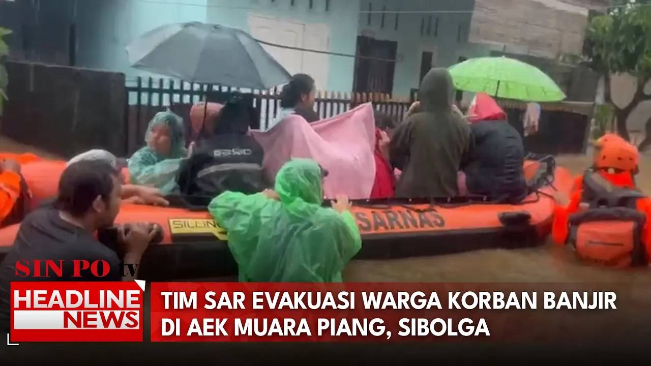 Tim SAR Evakuasi Warga Korban Banjir di Aek Muara Piang, Sibolga