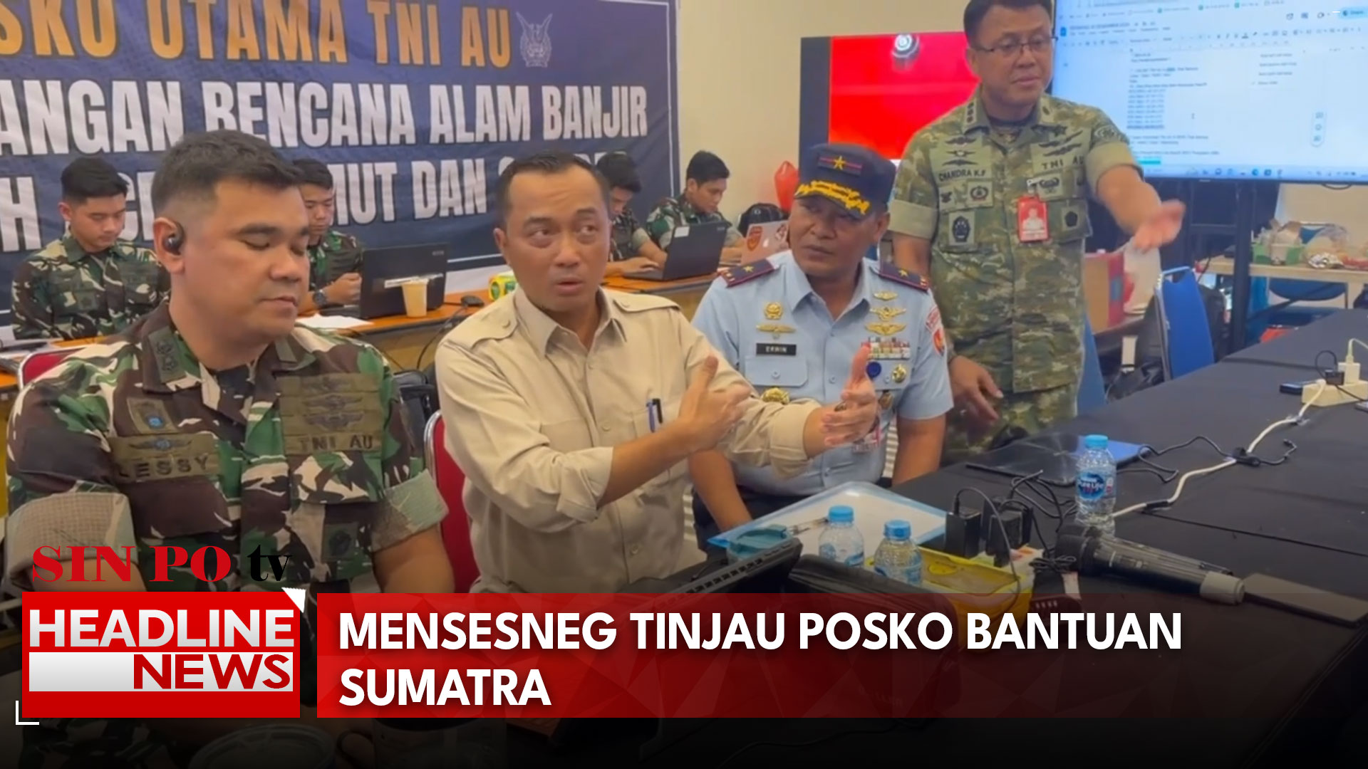 Mensesneg Tinjau Posko Bantuan Sumatra