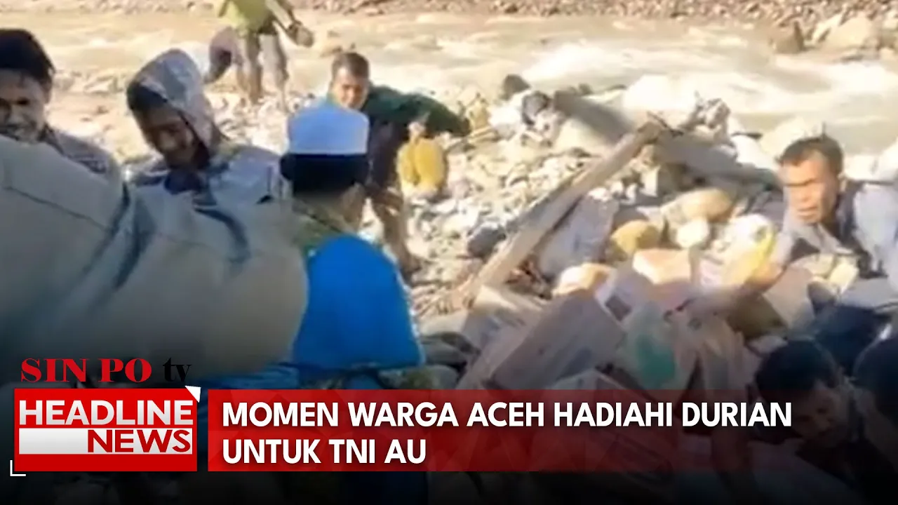 Momen Warga Aceh Hadiahi Durian Untuk TNI AU
