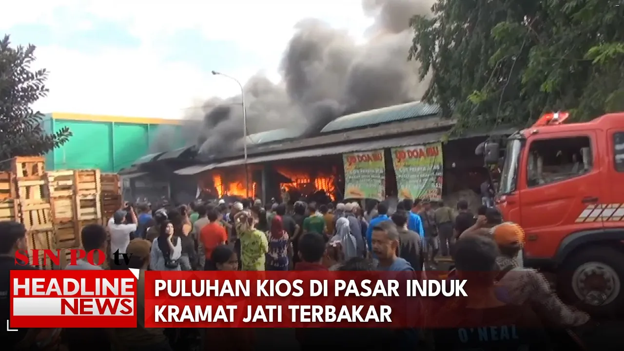 Puluhan Kios di Pasar Induk Kramat Jati Terbakar