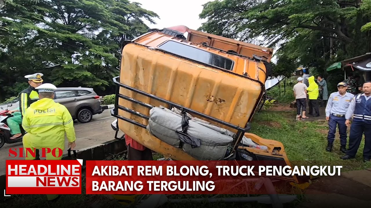 Akibat Rem Blong, Truck Pengangkut Barang Terguling