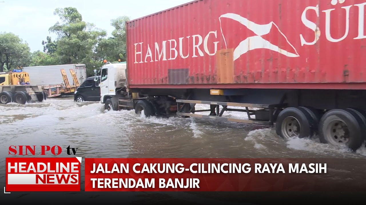 Jalan Cakung-Cilincing Raya Masih Terendam Banjir