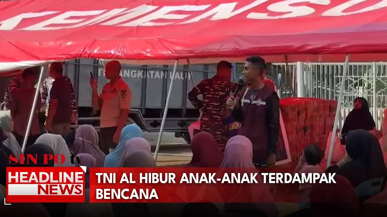 TNI AL Hibur Anak-Anak Terdampak Bencana