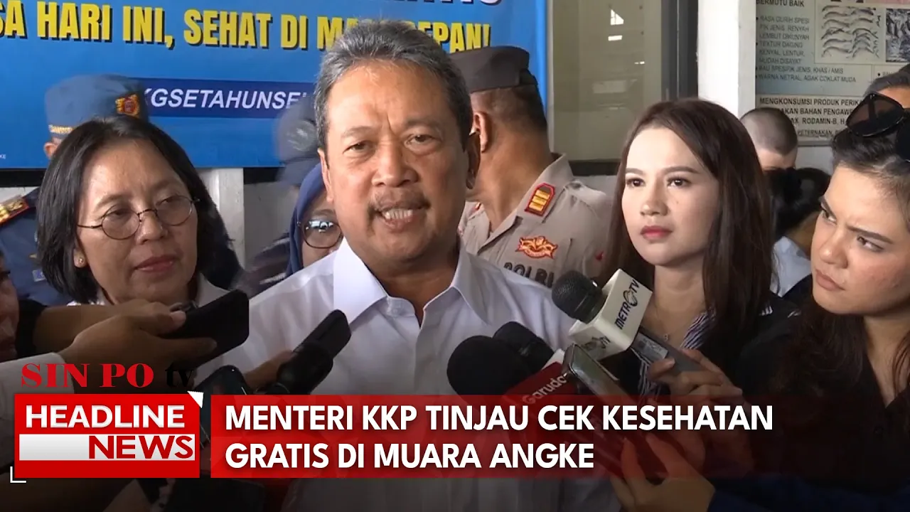 Menteri KKP Tinjau Cek Kesehatan Gratis di Muara Angke