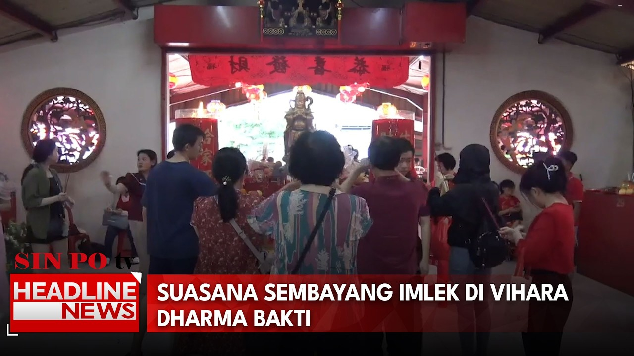 Suasana Sembayang Imlek Di Vihara Dharma Bakti