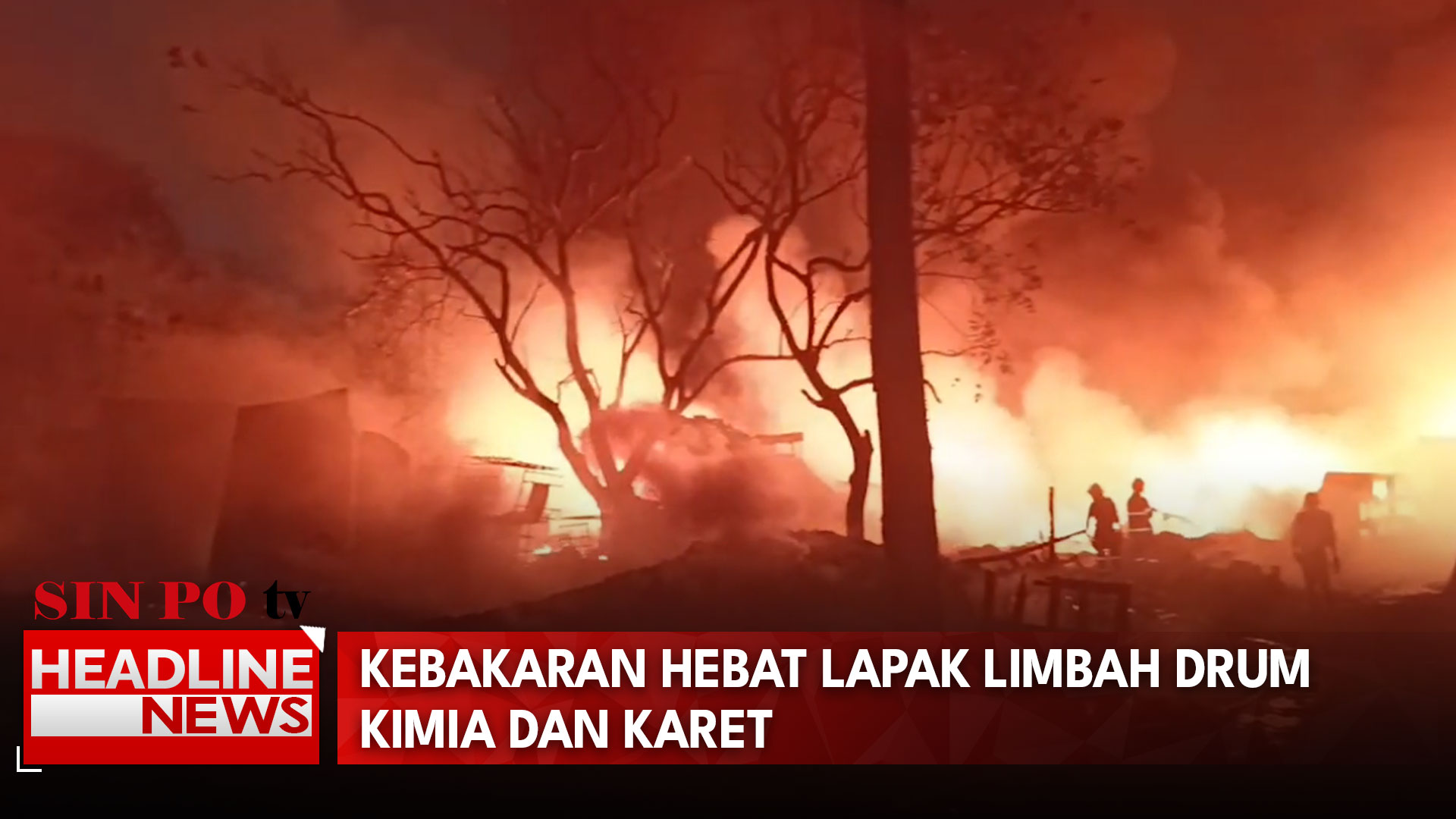 Kebakaran Hebat Lapak Limbah Drum Kimia dan Karet
