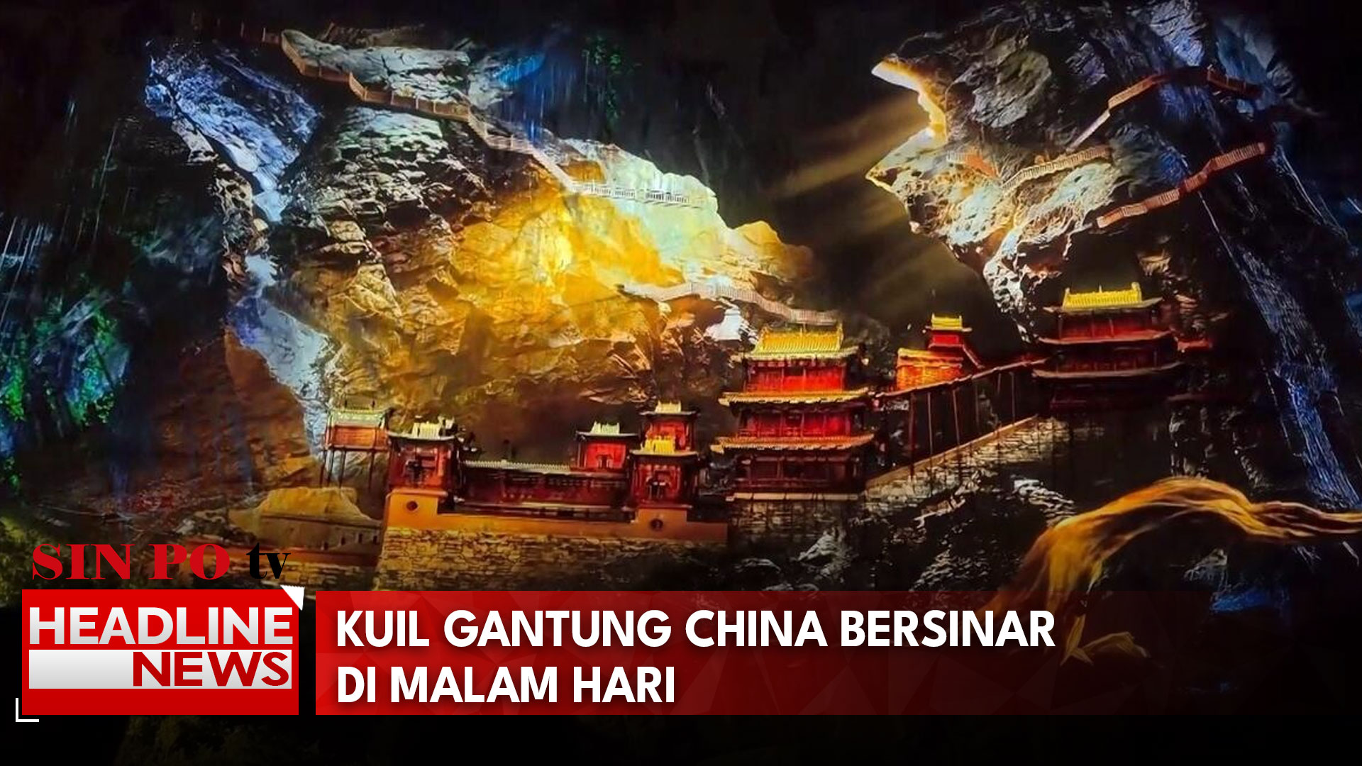 Kuil Gantung China Bersinar di Malam Hari