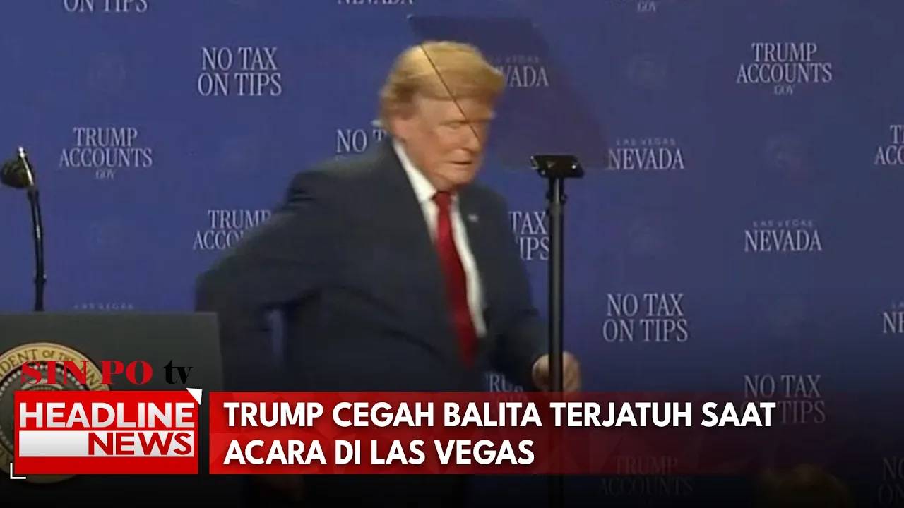 Trump Cegah Balita Terjatuh Saat Acara Di Las Vegas