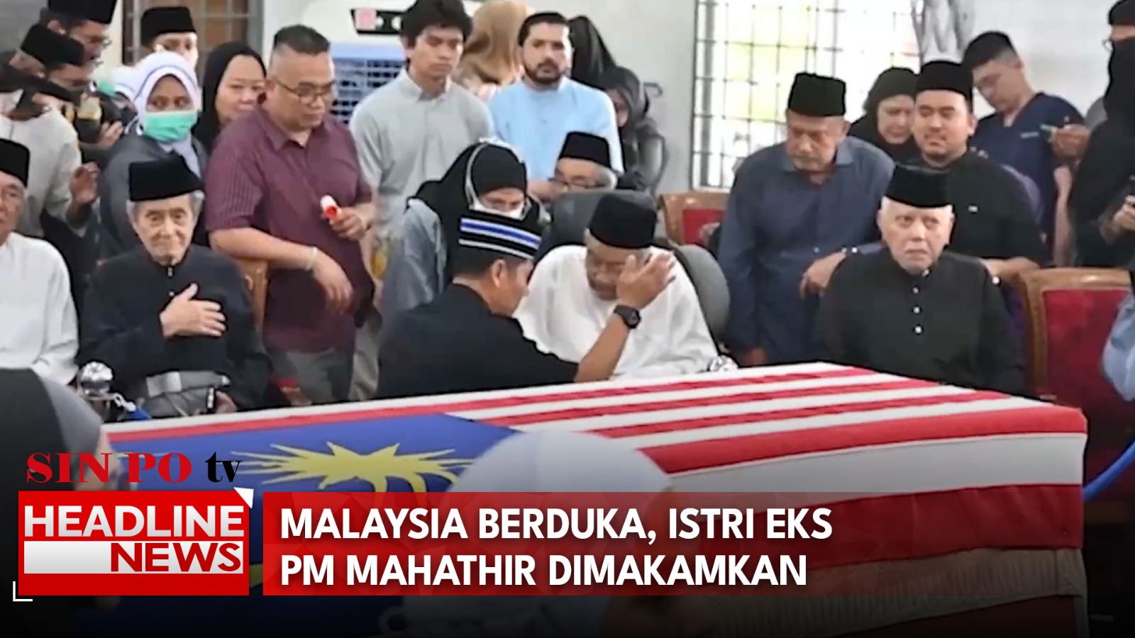 Malaysia Berduka, Istri Eks PM Mahathir Dimakamkan