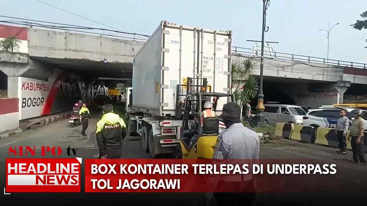 Box Kontainer Terlepas di Underpass Tol Jagorawi