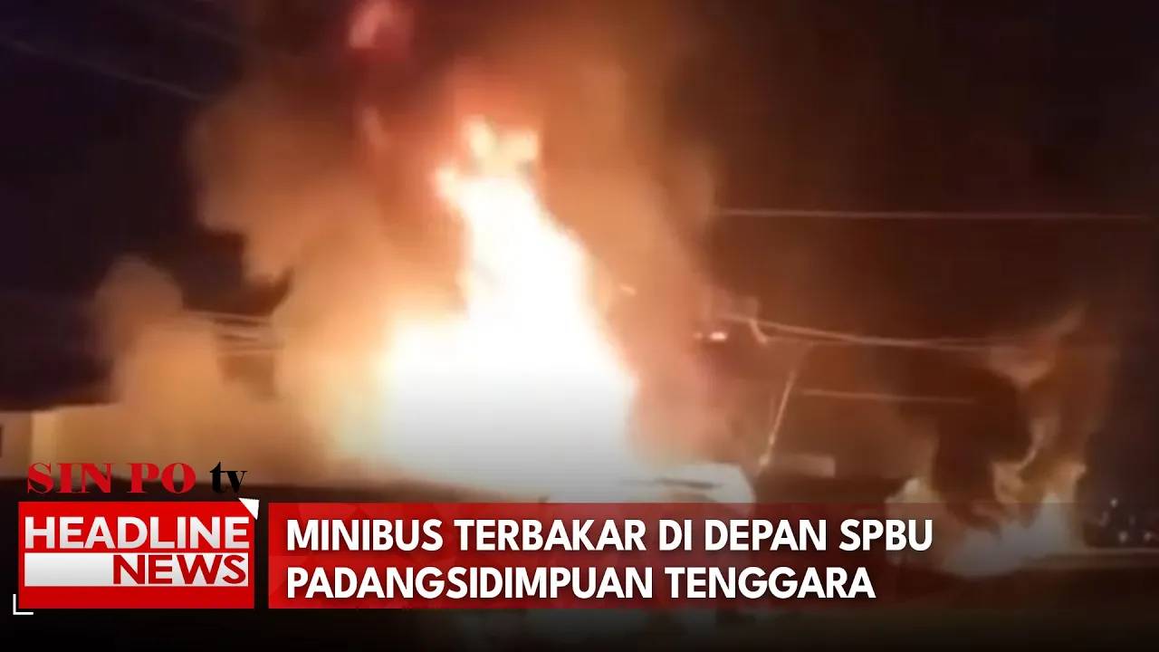 Minibus Terbakar di Depan SPBU Padangsidimpuan Tenggara