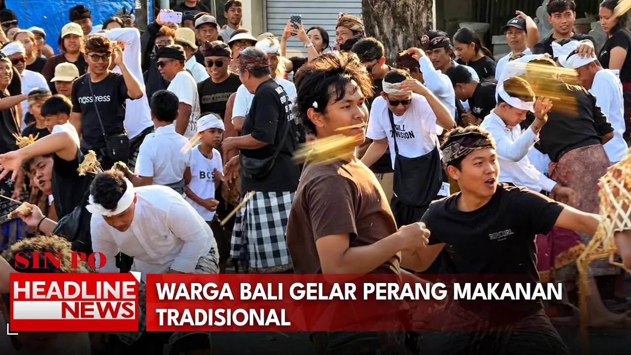 Warga Bali Gelar Perang Makanan Tradisional
